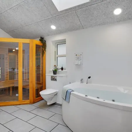 Alrike - 850m From The Sea By Interhome Nyaraló